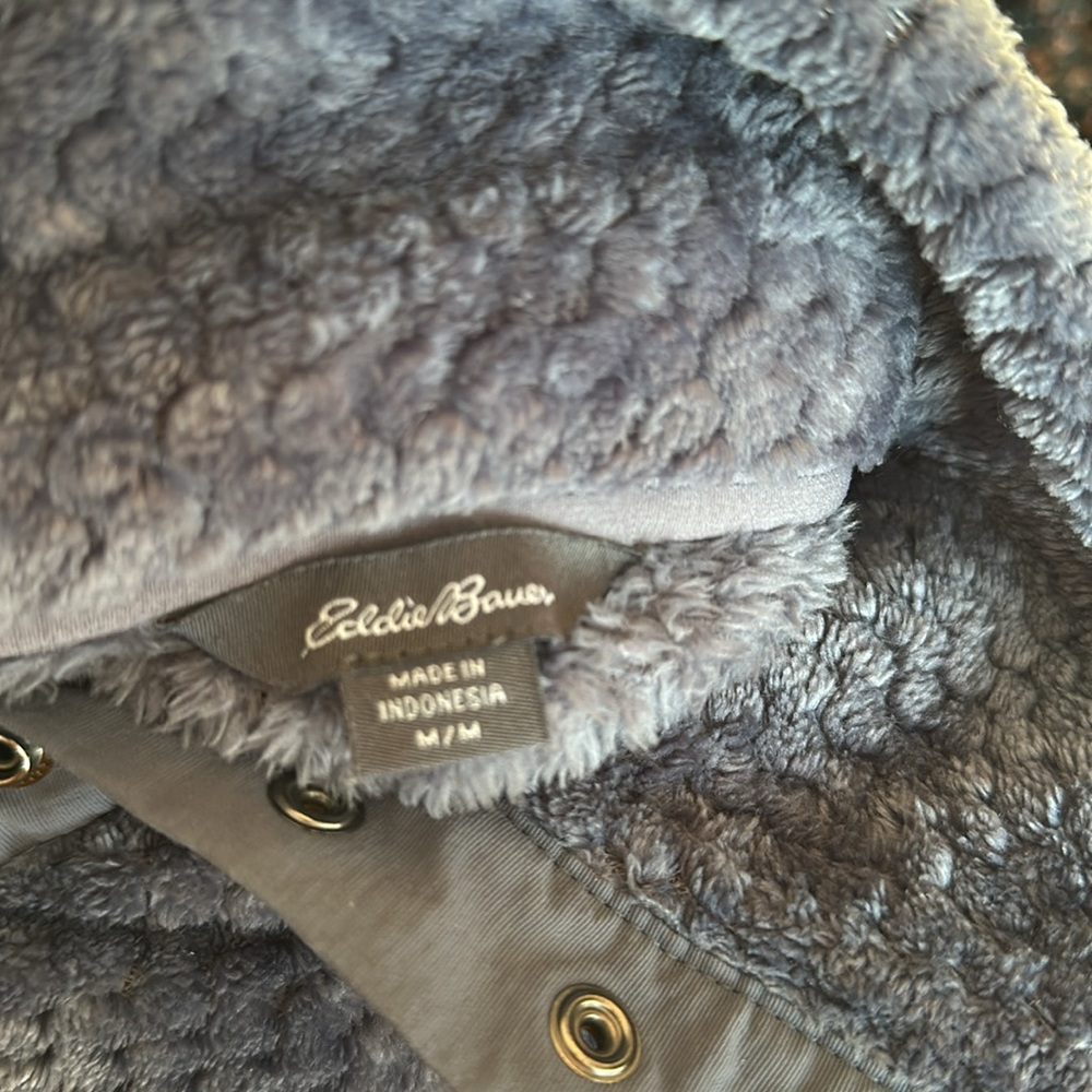 Eddie Bauer women’s medium super fuzzy pullover - Picture 4 of 5